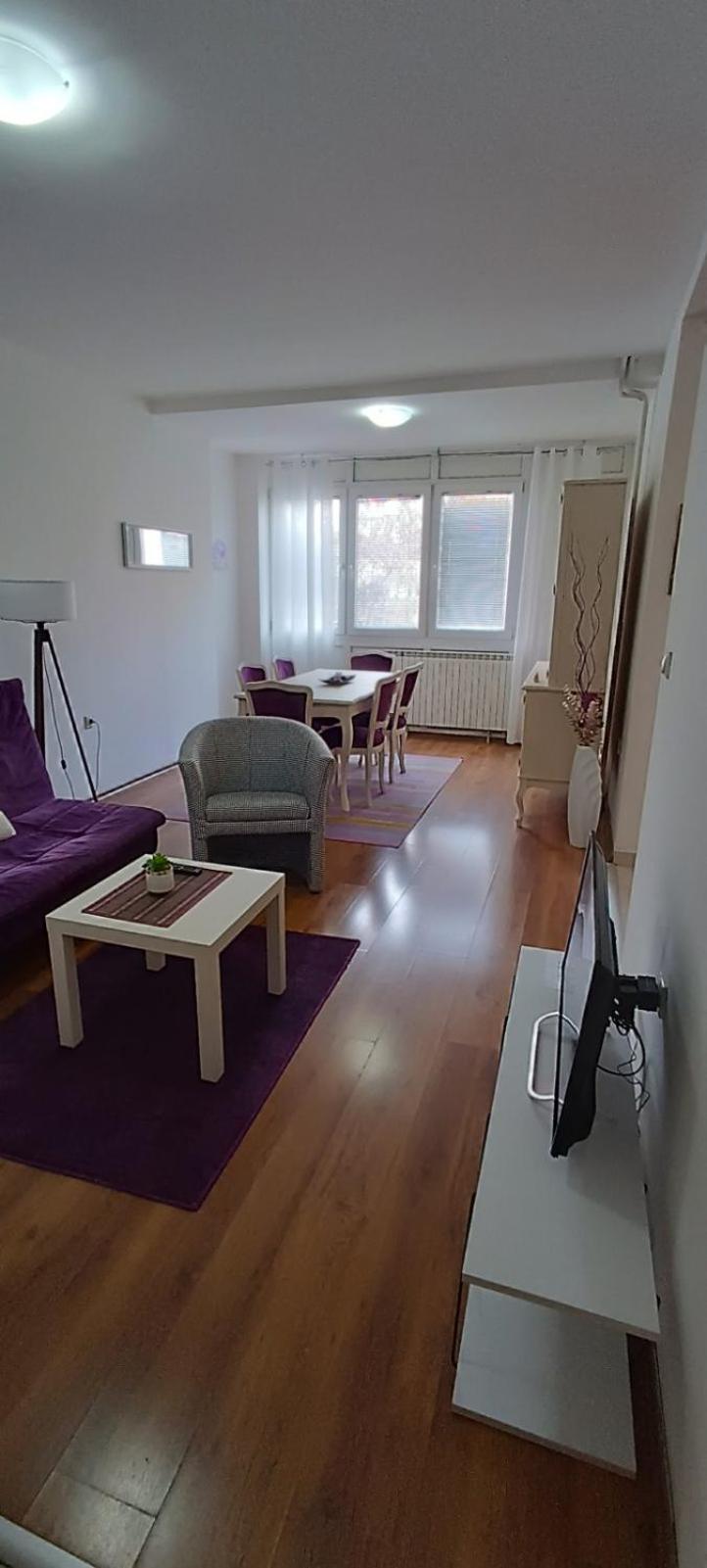 Lovely Square Apartment Purple Velvet Skopje Exterior foto