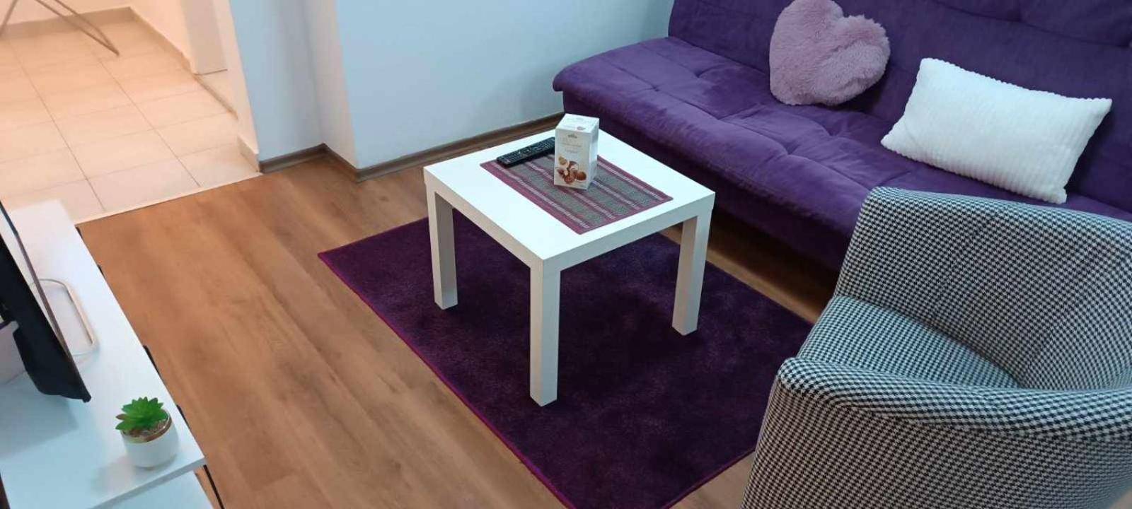 Lovely Square Apartment Purple Velvet Skopje Exterior foto