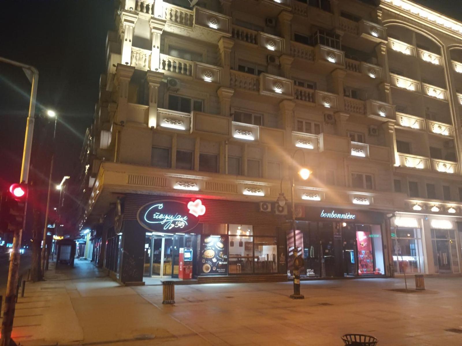 Lovely Square Apartment Purple Velvet Skopje Exterior foto