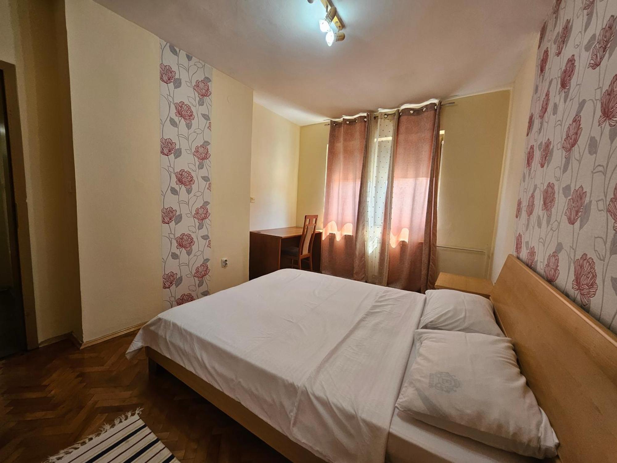 Lovely Square Apartment Purple Velvet Skopje Zimmer foto