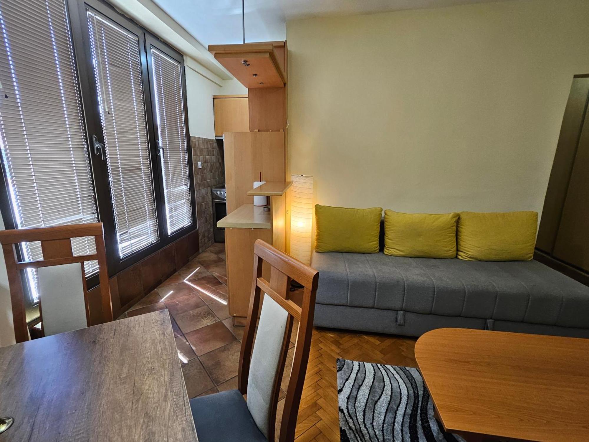 Lovely Square Apartment Purple Velvet Skopje Zimmer foto