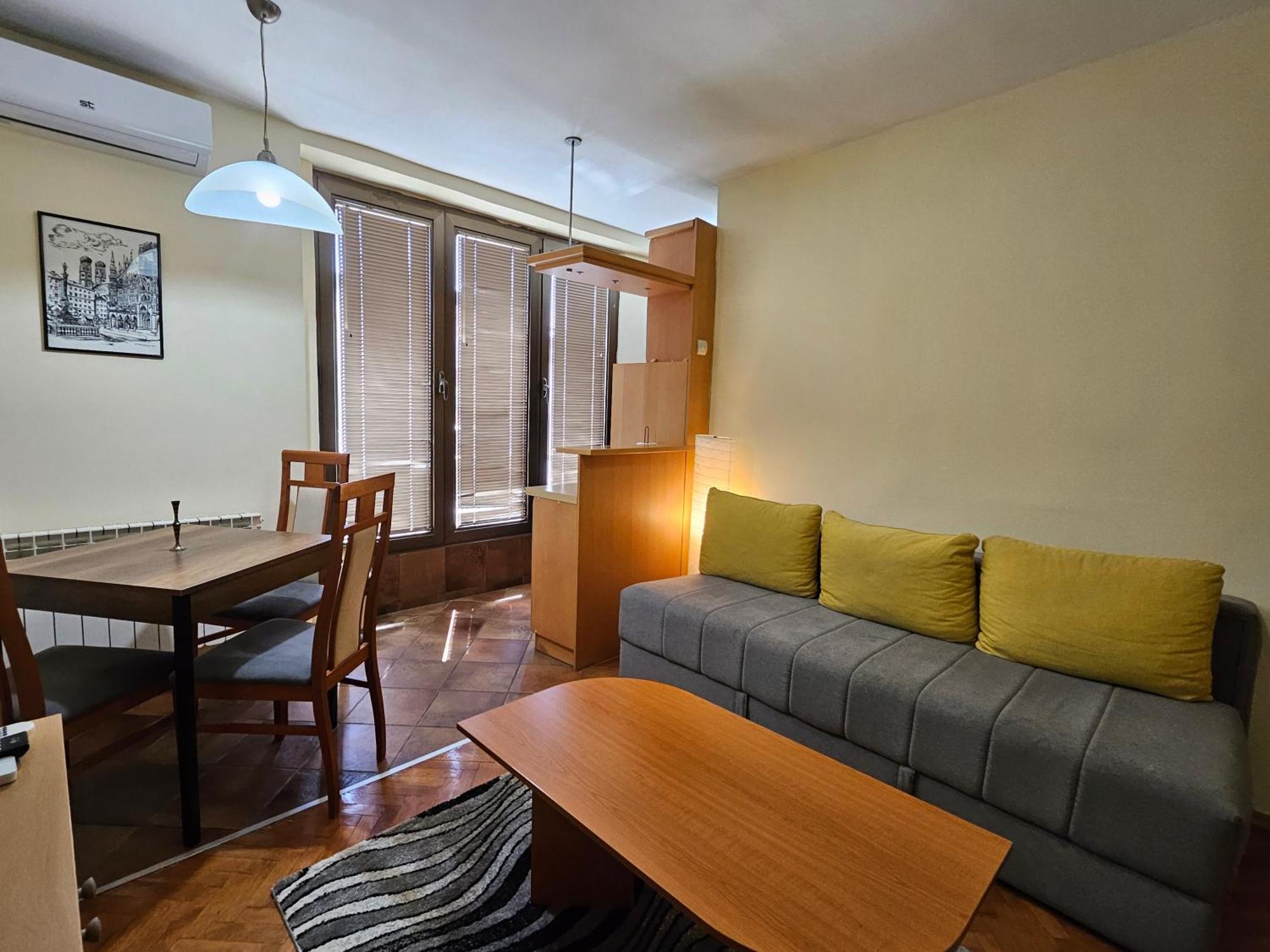 Lovely Square Apartment Purple Velvet Skopje Exterior foto